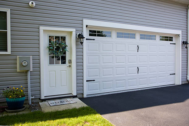 24/7 Emergency Garage Door Panel Replacement experts in White City, UT